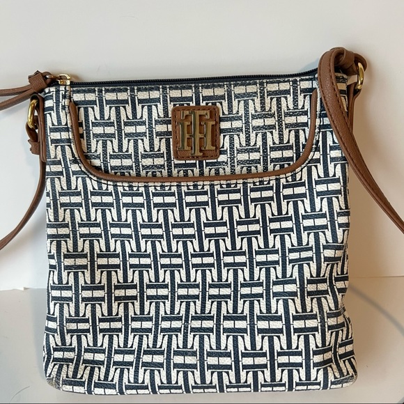 Classic TOMMY HILFIGER Navy Monogrammed Crossbody Bag - Picture 3 of 9